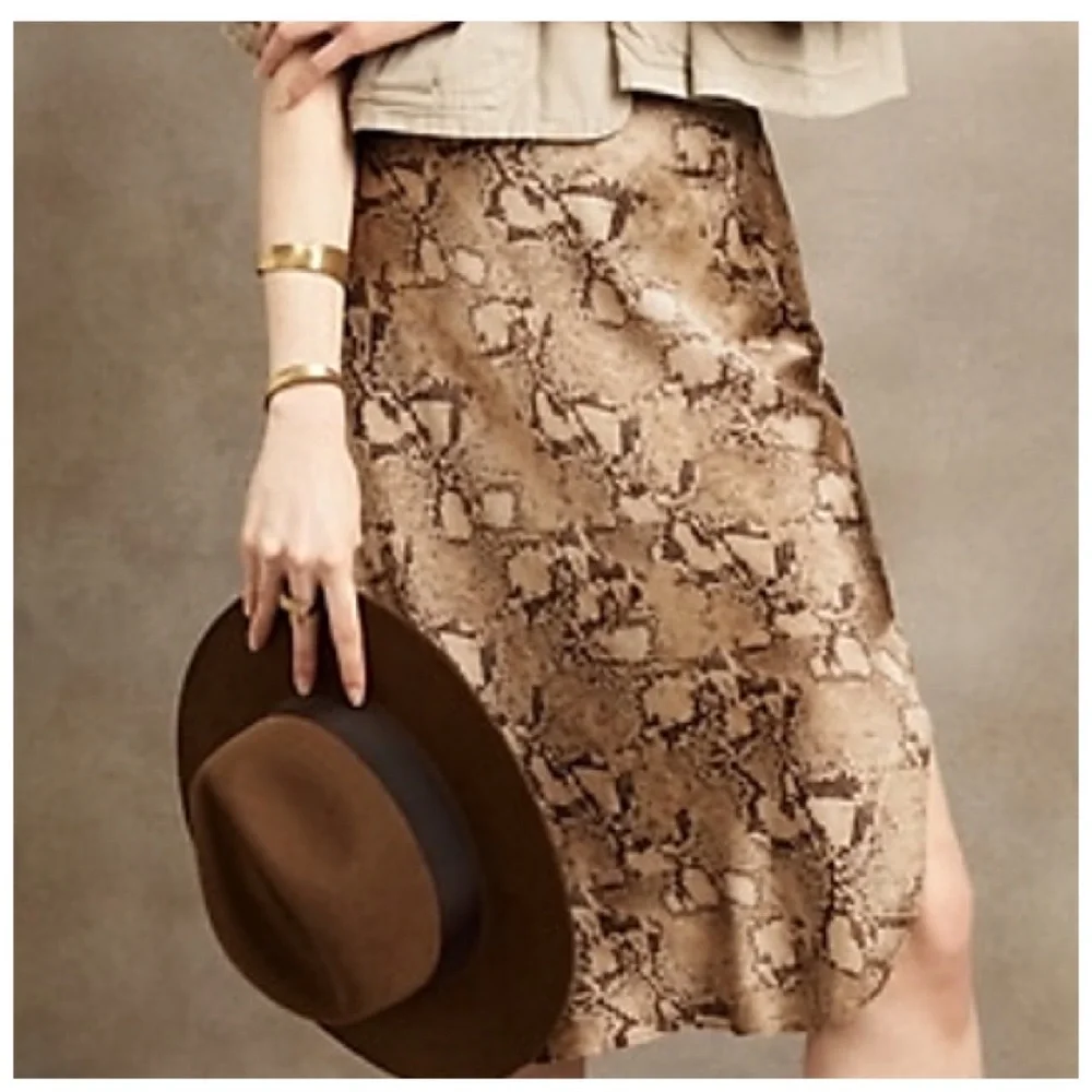 🖤NWTS-$150 BANANA REPUBLIC Silk Bliss Snakeskin Skirt S *Washable!* Nice - Picture 3 of 10